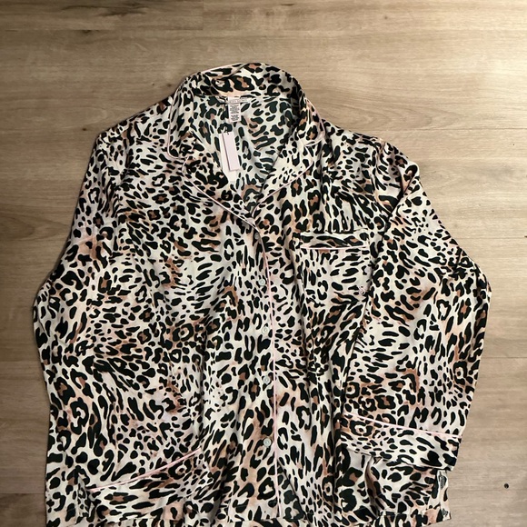 Victoria’s Secret -Leopard Print Satin Pajama Top with Pink Piping and Pants - Picture 4 of 6